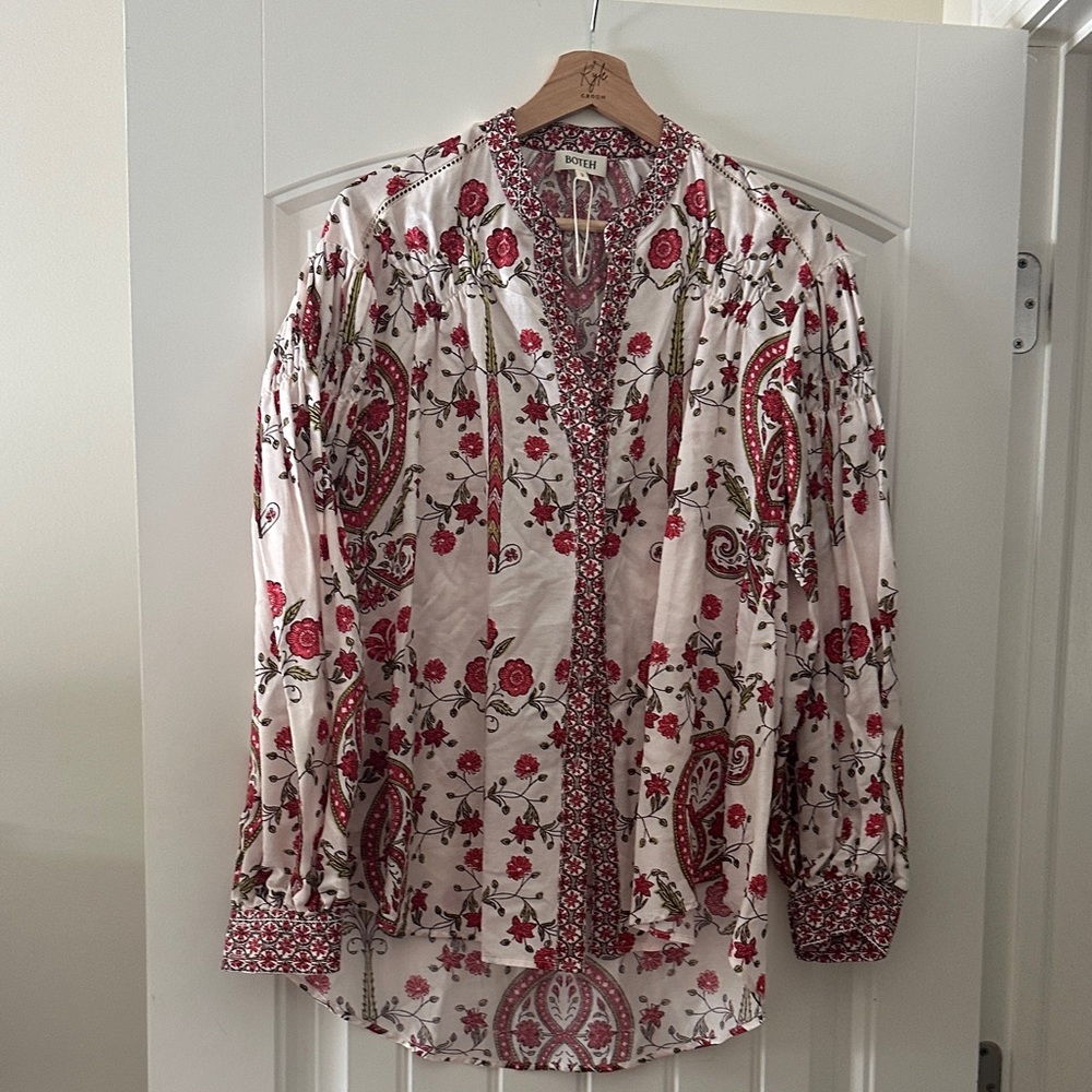 Noha Floral Split-Neck Blouse - White with Red Floral Print